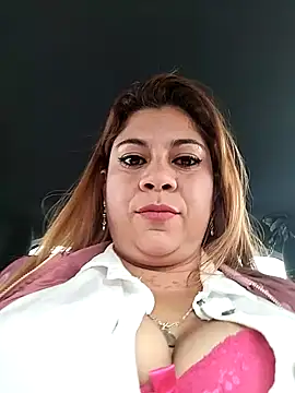 Snapshot of Laura-Hernandez chatting on 30, 1, 2025 Laura-Hernandez online show from 30, 1, 2025