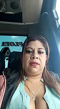 Snapshot of Laura-Hernandez chatting on 1, 2, 2025 Laura-Hernandez online show from 1, 2, 2025