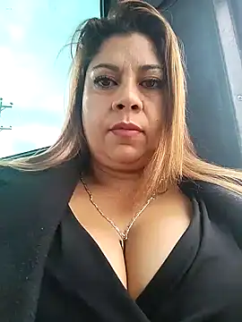 Snapshot of Laura-Hernandez chatting on 7, 2, 2025 Laura-Hernandez online show from 7, 2, 2025