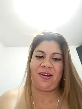 Snapshot of Laura-Hernandez chatting on 11, 2, 2025 Laura-Hernandez online show from 11, 2, 2025