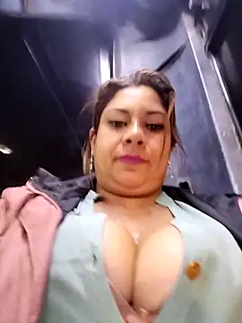 Snapshot of Laura-Hernandez chatting on 14, 2, 2025 Laura-Hernandez online show from 14, 2, 2025