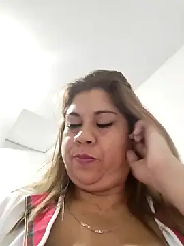 Snapshot of Laura-Hernandez chatting on 18, 2, 2025 Laura-Hernandez online show from 18, 2, 2025