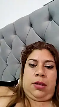 Snapshot of Laura-Hernandez chatting on 27, 2, 2025 Laura-Hernandez online show from 27, 2, 2025