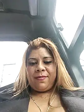 Snapshot of Laura-Hernandez chatting on 1, 3, 2025 Laura-Hernandez online show from 1, 3, 2025