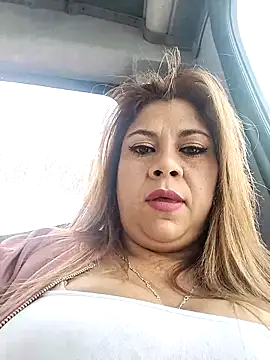 Snapshot of Laura-Hernandez chatting on 7, 3, 2025 Laura-Hernandez online show from 7, 3, 2025