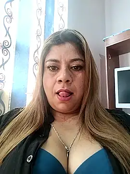 Snapshot of Laura-Hernandez chatting on 16, 9, 2025 Laura-Hernandez online show from 16, 9, 2025