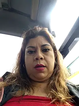 Snapshot of Laura-Hernandez chatting on 21, 5, 2026 Laura-Hernandez online show from 21, 5, 2026