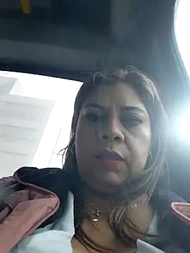 Snapshot of Laura-Hernandez chatting on 6, 6, 2026 Laura-Hernandez online show from 6, 6, 2026