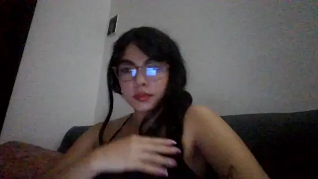 Kiri Cutee online show from 28, 1, 2025