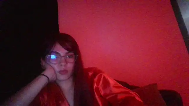 Kiri Cutee online show from 10, 2, 2025