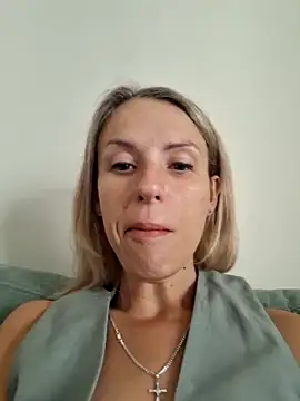 Snapshot of YourJuliena chatting on 23, 2, 2025 YourJuliena online show from 23, 2, 2025