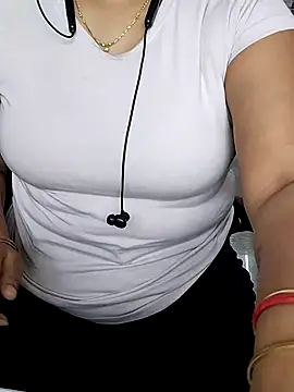 Snapshot of QueenHaryana chatting on 4, 4, 2026 QueenHaryana online show from 4, 4, 2026