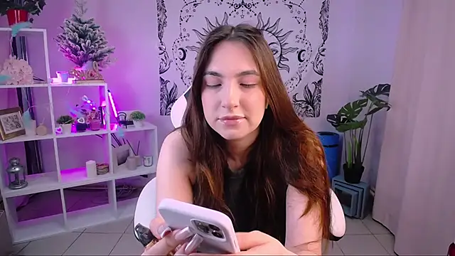 Snapshot of MelissaLovvv chatting on 6, 2, 2025 MelissaLovvv online show from 6, 2, 2025