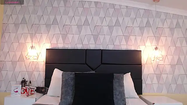 Snapshot of JustinePerry chatting on 4, 2, 2025 JustinePerry online show from 4, 2, 2025