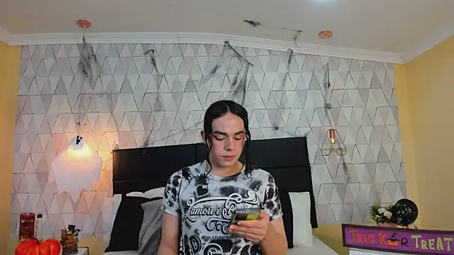 Snapshot of JustinePerry chatting on 22, 10, 2025 JustinePerry online show from 22, 10, 2025