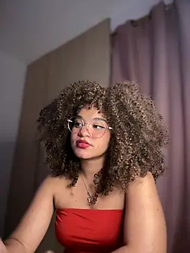 Snapshot of Lucy_wilson5 chatting on 3, 3, 2025 Lucy wilson5 online show from 3, 3, 2025