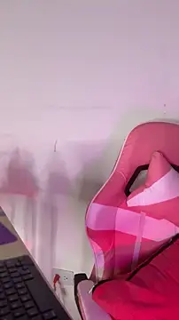 ScarletVelvetX online show from 25, 6, 2026