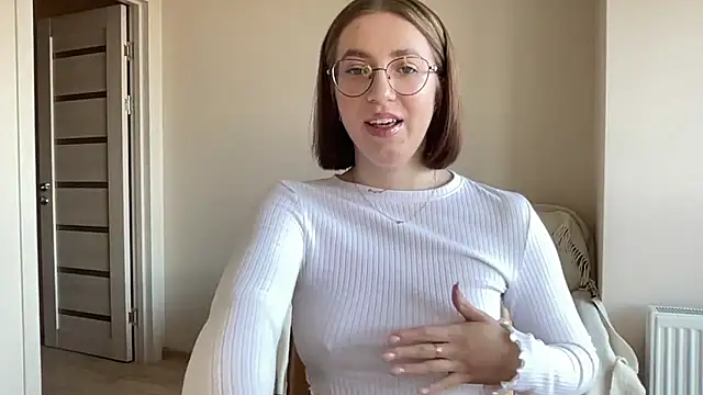 Snapshot of liins_wet chatting on 5, 1, 2025 liins wet online show from 5, 1, 2025