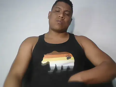 Snapshot of latinblack01 chatting on 25, 10, 2025 latinblack01 online show from 25, 10, 2025
