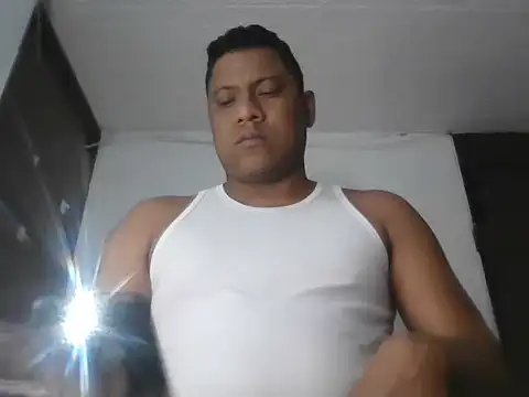 Snapshot of latinblack01 chatting on 2, 11, 2025 latinblack01 online show from 2, 11, 2025