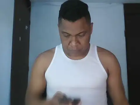Snapshot of latinblack01 chatting on 12, 11, 2025 latinblack01 online show from 12, 11, 2025
