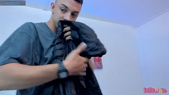 Samuel Up online show from 12, 10, 2025