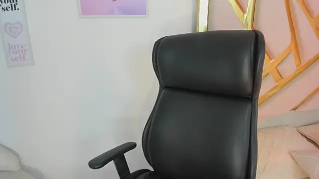 Snapshot of LanaJones_ chatting on 28, 5, 2026 LanaJones online show from 28, 5, 2026