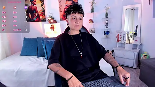 Snapshot of ZuryRamirez_ chatting on 18, 12, 2025 ZuryRamirez online show from 18, 12, 2025
