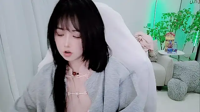 Snapshot of Vaness-a chatting on 11, 2, 2026 Vaness-a online show from 11, 2, 2026