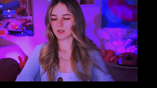 DeboraLarson online show from 6, 2, 2025