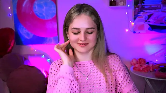 DeboraLarson online show from 5, 3, 2025