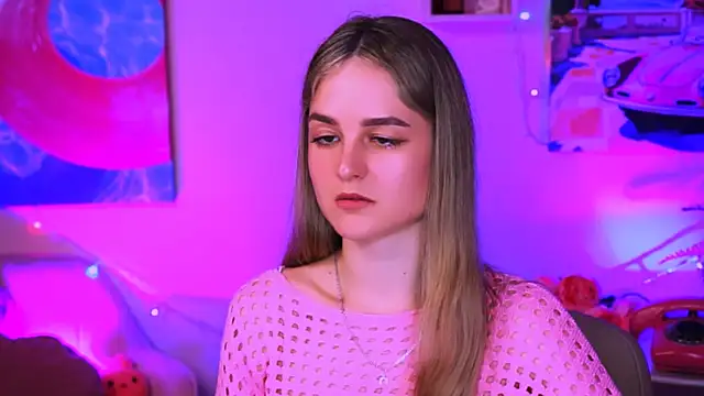 DeboraLarson online show from 7, 3, 2025