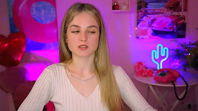 DeboraLarson online show from 10, 3, 2025