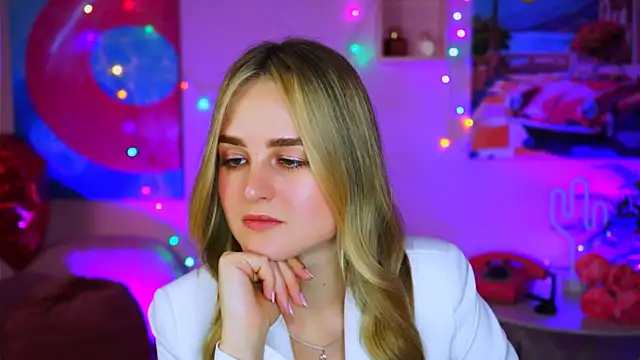 DeboraLarson online show from 16, 3, 2025