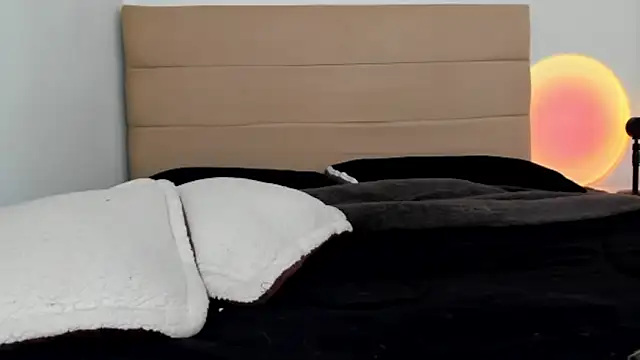 Bonnieshyy online show from 9, 3, 2025