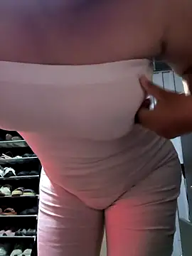 Snapshot of Kasandra02 chatting on 4, 2, 2026 Kasandra02 online show from 4, 2, 2026