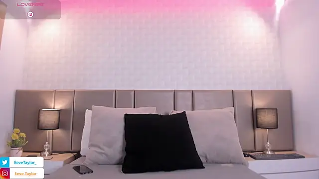 Snapshot of Eevee_Taylor chatting on 1, 7, 2026 Eevee Taylor online show from 1, 7, 2026