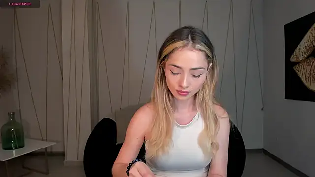 Snapshot of StacyWoods chatting on 11, 5, 2026 StacyWoods online show from 11, 5, 2026