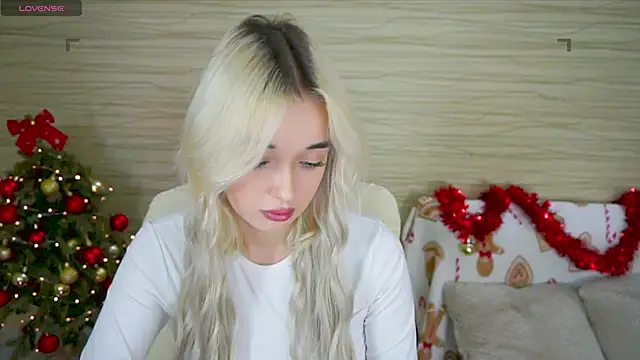 Snapshot of Ashley_S chatting on 17, 12, 2024 Ashley S online show from 17, 12, 2024
