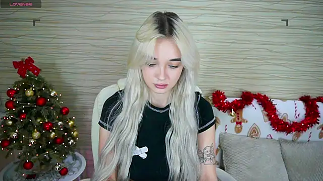 Snapshot of Ashley_S chatting on 20, 12, 2024 Ashley S online show from 20, 12, 2024
