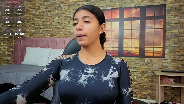 Snapshot of viktorya_xue chatting on 12, 10, 2025 viktorya xue online show from 12, 10, 2025