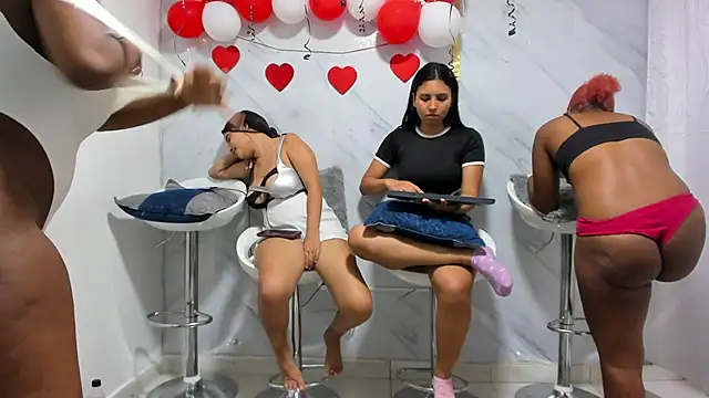 Candyscouples online show from 17, 2, 2025