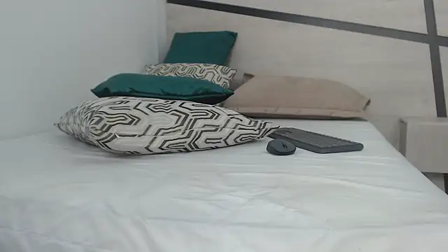 sussy leon online show from 28, 1, 2025