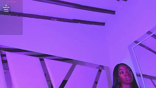 ElisabethMassey online show from 4, 4, 2026