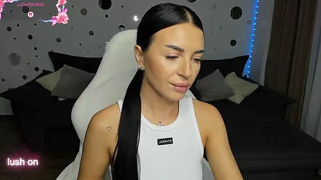 Just Mira  online show from 23, 9, 2025