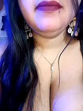 Snapshot of Suhanakhan00 chatting on 5, 12, 2024 Suhanakhan00 online show from 5, 12, 2024