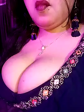 Snapshot of Suhanakhan00 chatting on 6, 2, 2025 Suhanakhan00 online show from 6, 2, 2025