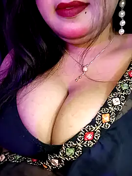 Snapshot of Suhanakhan00 chatting on 4, 3, 2025 Suhanakhan00 online show from 4, 3, 2025