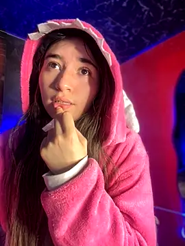 Sophie LS online show from 9, 10, 2025