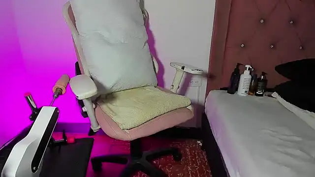 kyliestteel online show from 24, 2, 2025